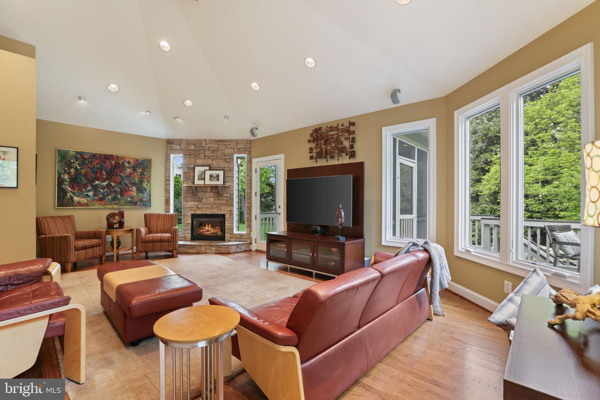 1035 Riva Ridge Drive Great Falls, VA 22066 - Photo 16 of 38 Great Room