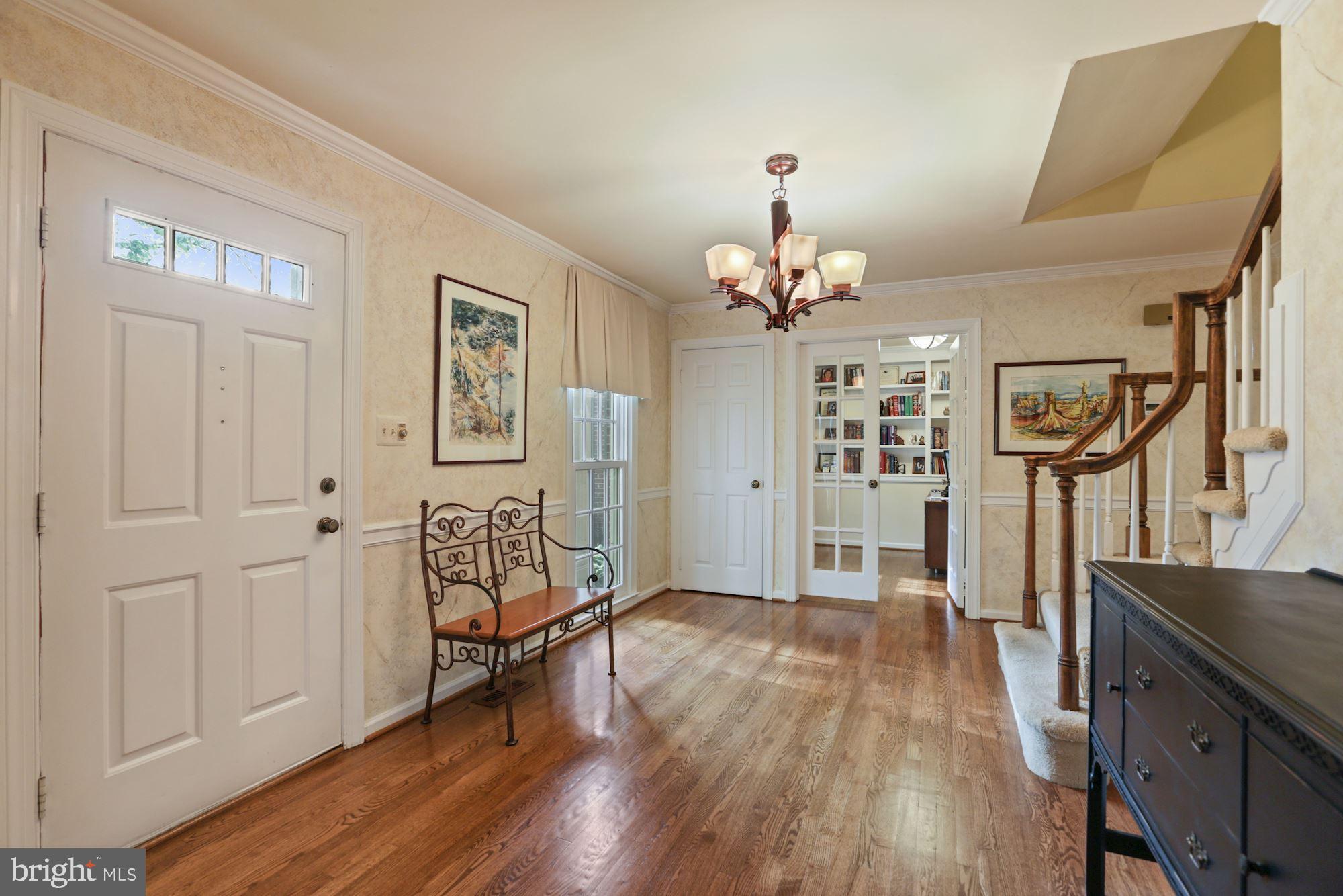 1035 Riva Ridge Drive Great Falls, VA 22066 - Photo 3 of 38 Foyer