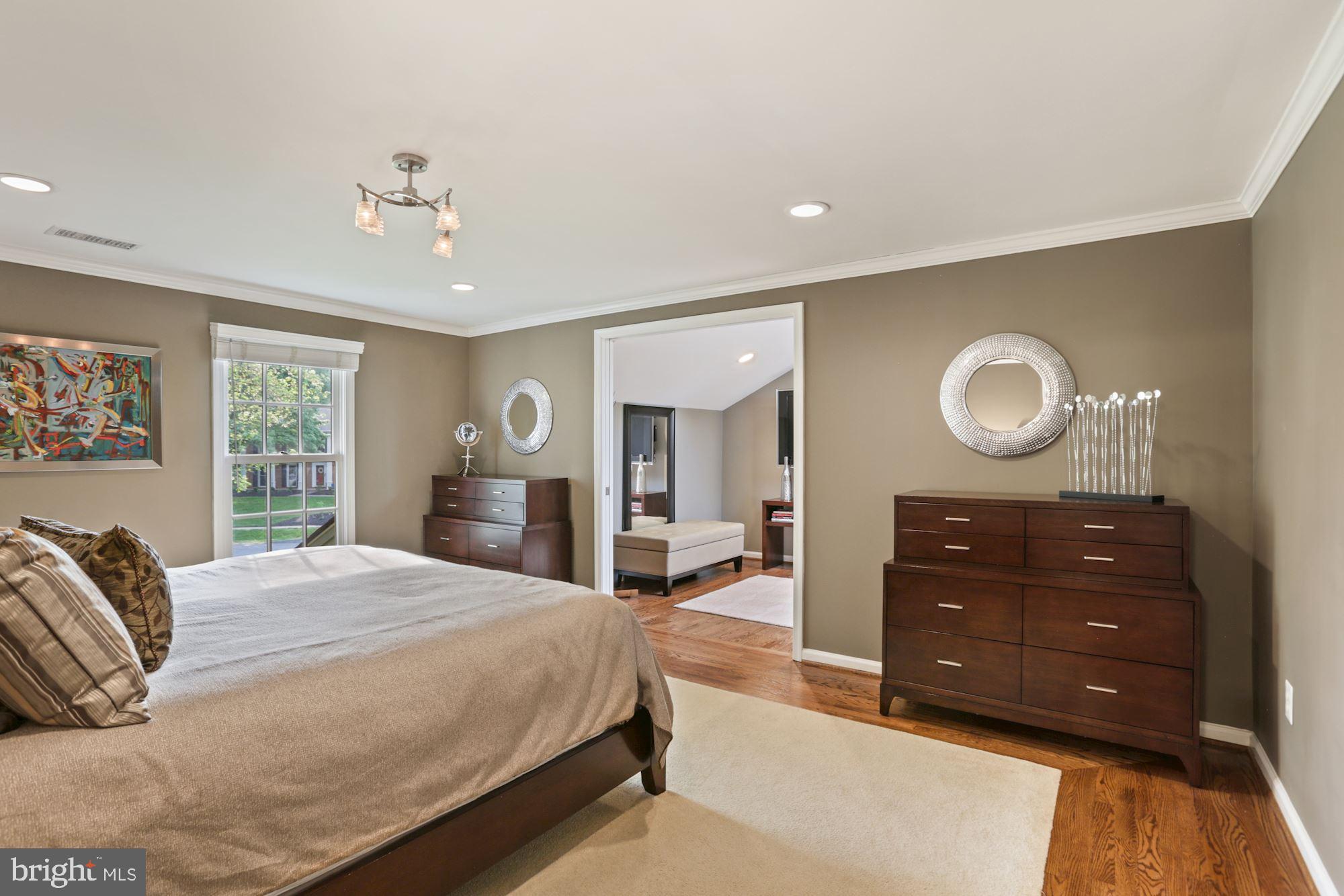 1035 Riva Ridge Drive Great Falls, VA 22066 - Photo 23 of 38 Primary Bedroom