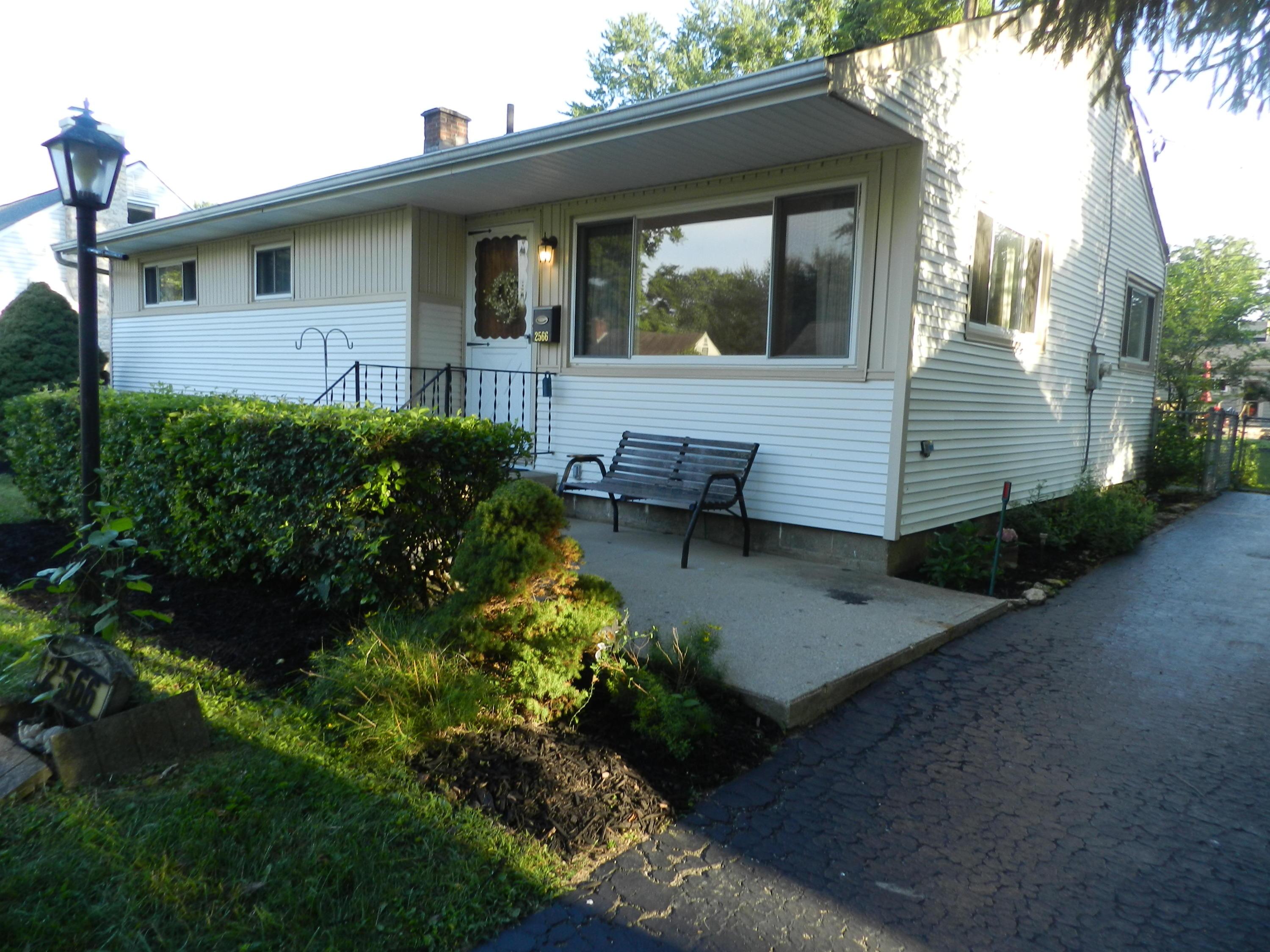 2566 Shrewsbury Road Upper Arlington, OH 43221 - Photo 2 of 16