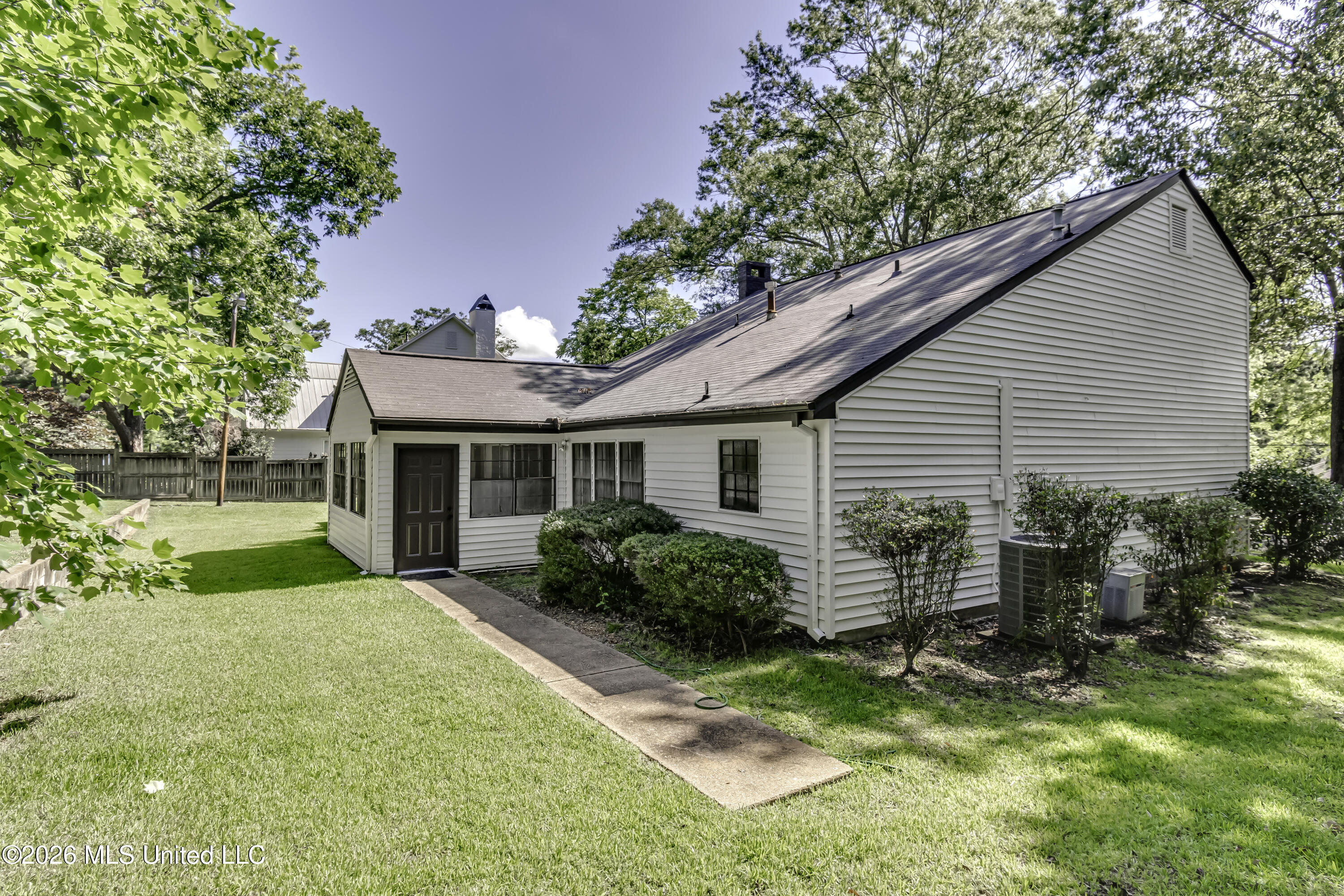121 North Central Avenue Ridgeland, MS 39157 - Photo 9 of 60 121 N Central Ave--9