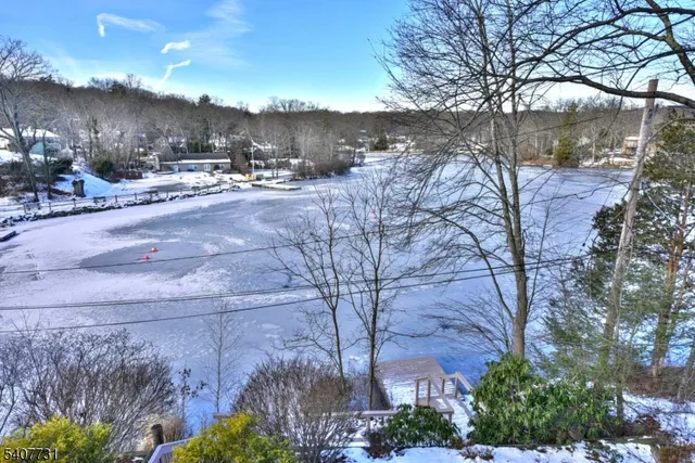 $579,900 | 7 Birch Road, Bloomingdale, NJ 07403