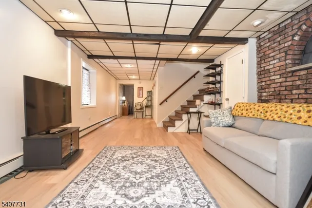 $579,900 | 7 Birch Road, Bloomingdale, NJ 07403