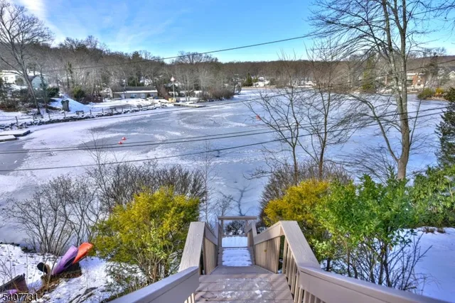 $579,900 | 7 Birch Road, Bloomingdale, NJ 07403