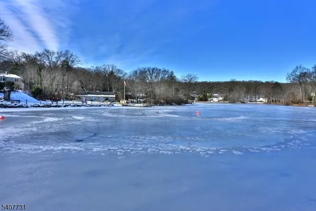 $579,900 | 7 Birch Road, Bloomingdale, NJ 07403