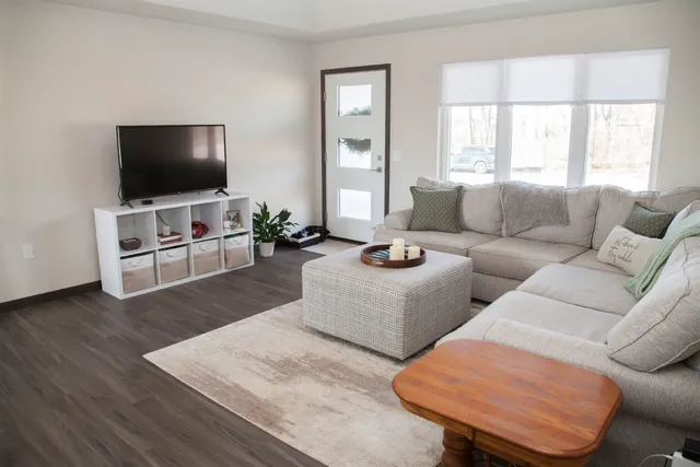 $425,000 | 502 Ford Barneveld Wi 53507, Barneveld, WI 53507