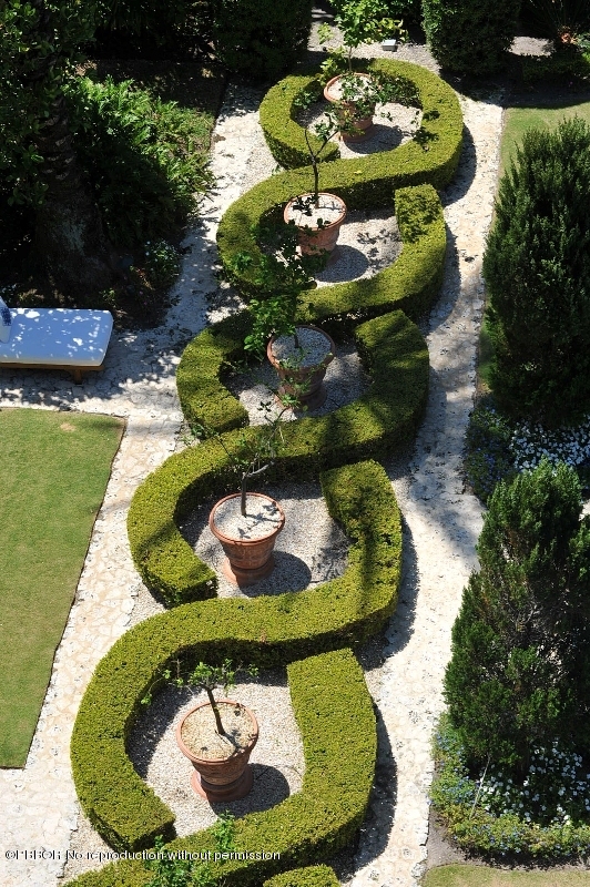 122 Kings Road Palm Beach, FL 33480 - Photo 22 of 25 Gardens