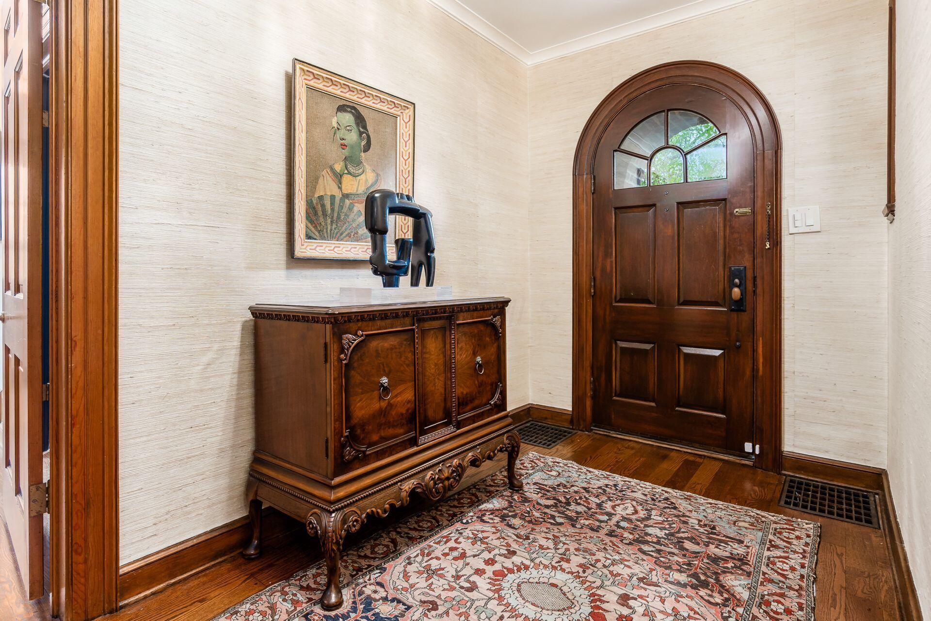 58 South Remington Road Bexley, OH 43209 - Photo 4 of 55 Entry Foyer