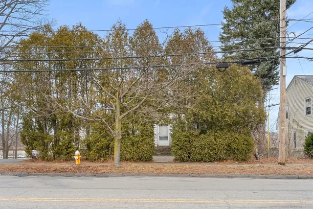 $3,800 | 96 Water Street, Danvers, MA 01923