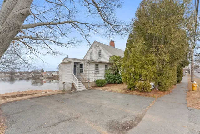 $3,800 | 96 Water Street, Danvers, MA 01923