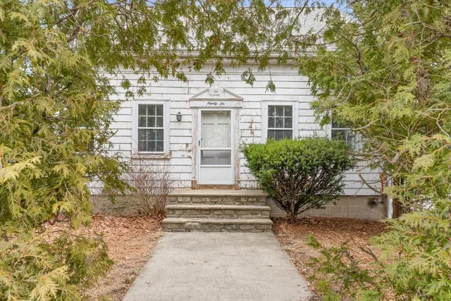 $3,800 | 96 Water Street, Danvers, MA 01923