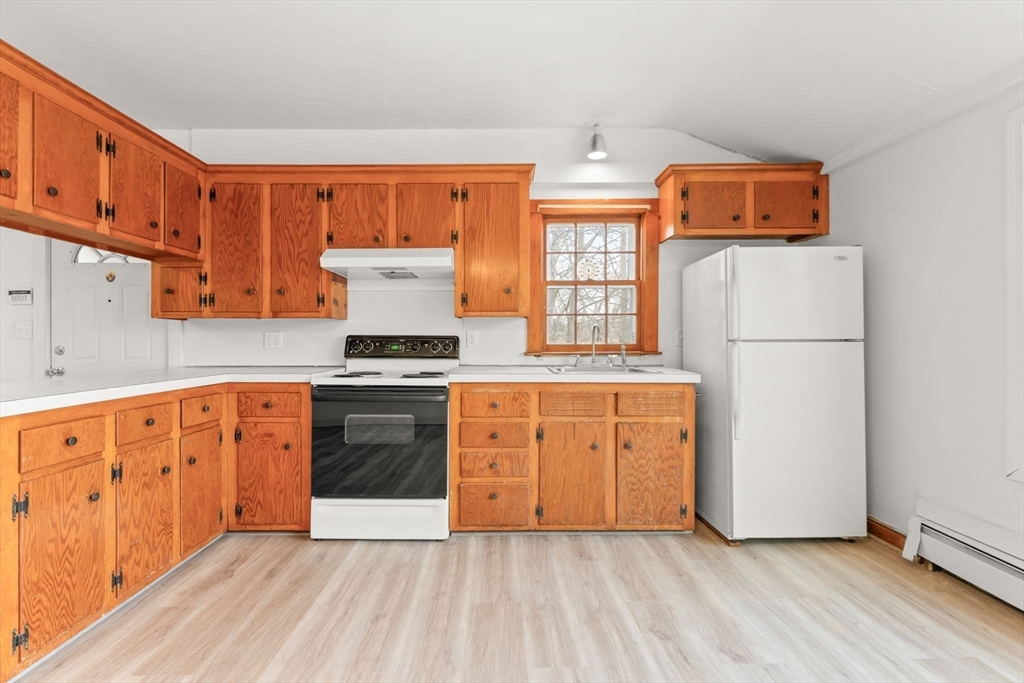 96 Water Street Danvers, MA 01923 - Photo 9 of 40