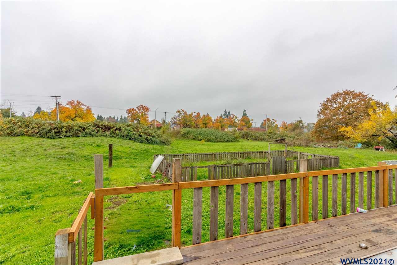 2560 Wallace Road Northwest Salem, OR 97304 - Photo 34 of 35 Gallery Image 34
