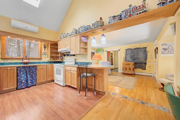 $525,000 | 57 Kearsarge Mountain Road, Warner, NH 03278