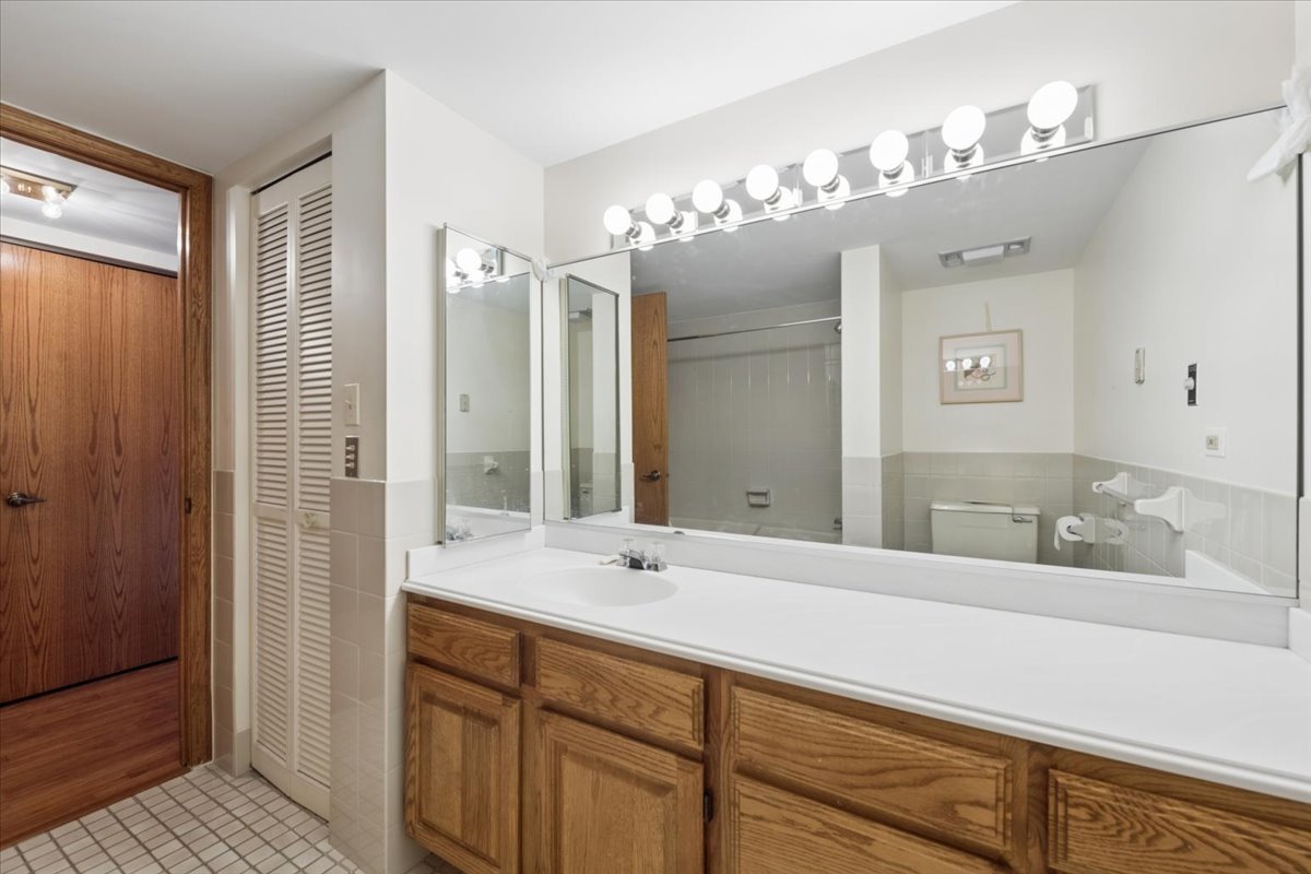 101 Summit Avenue, Unit 512 Park Ridge, IL 60068 - Photo 17 of 25