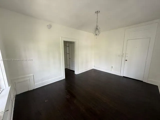 $1,690 | 124 Mendoza Avenue, Unit 8, Coral Gables, FL 33134