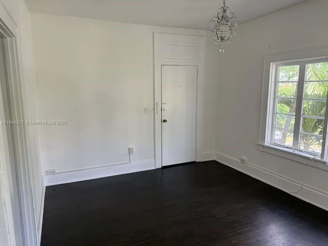 $1,690 | 124 Mendoza Avenue, Unit 8, Coral Gables, FL 33134