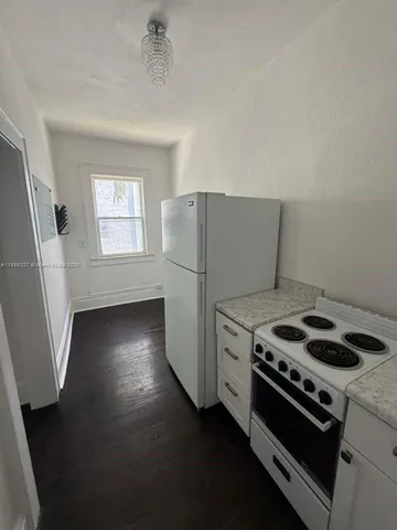 $1,690 | 124 Mendoza Avenue, Unit 8, Coral Gables, FL 33134