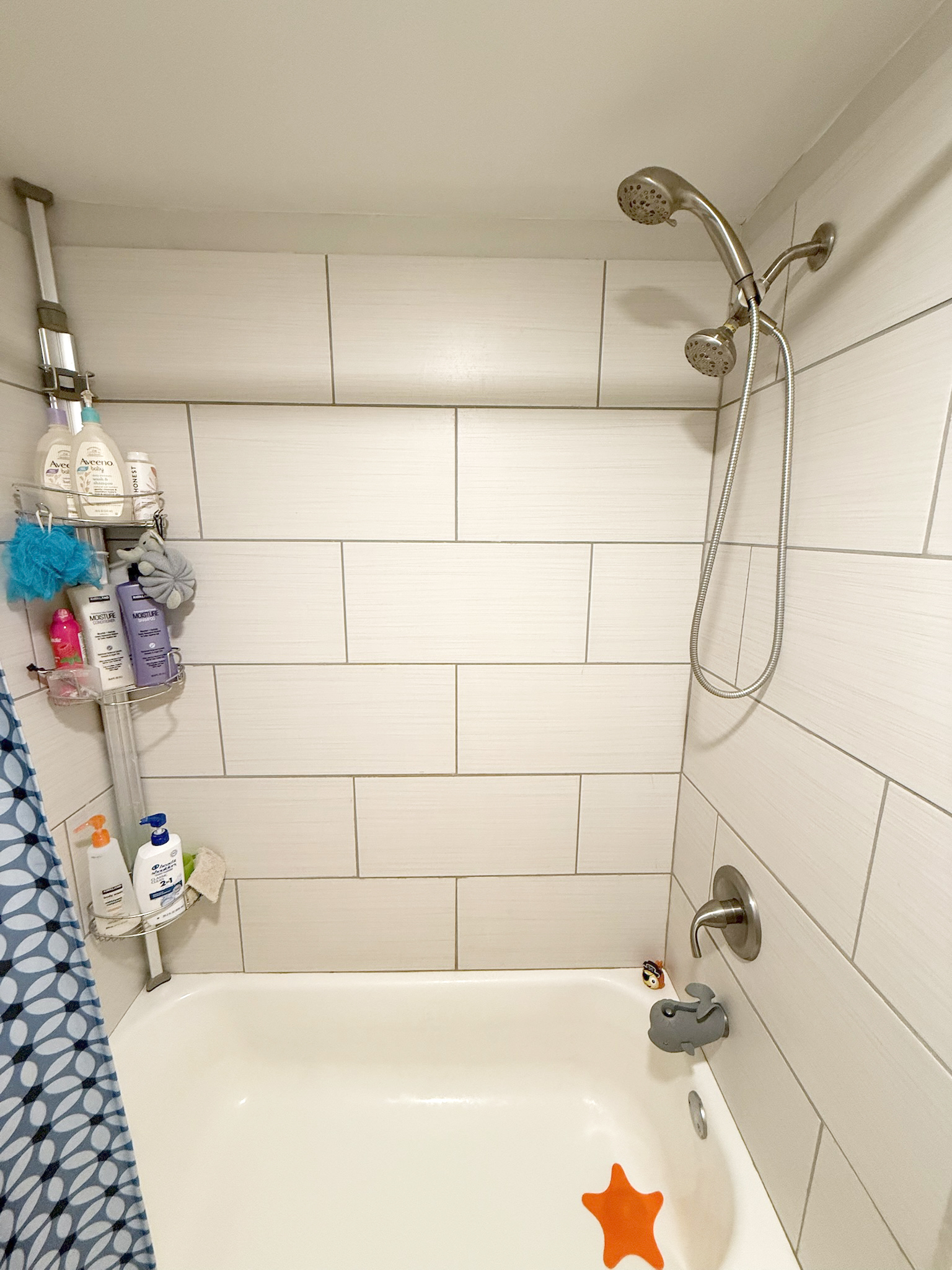 45 Mattabasset Drive, Unit 45 Meriden, CT 06450 - Photo 24 of 40 a bathroom with a bathtub