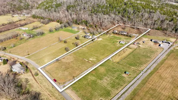 $379,000 | 600 East Main Street, Dowelltown, TN 37059