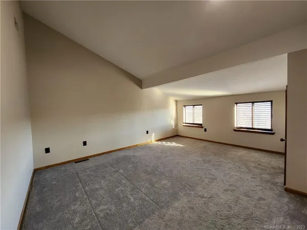 $2,450 | 11 Sherman Lane, Unit 11, Hamden, CT 06514