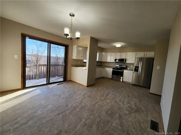 $2,450 | 11 Sherman Lane, Unit 11, Hamden, CT 06514