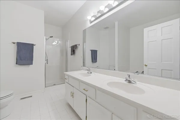$449,800 | 2012 Waverly Circle, St. Charles, IL 60174