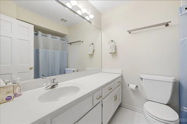 $449,800 | 2012 Waverly Circle, St. Charles, IL 60174