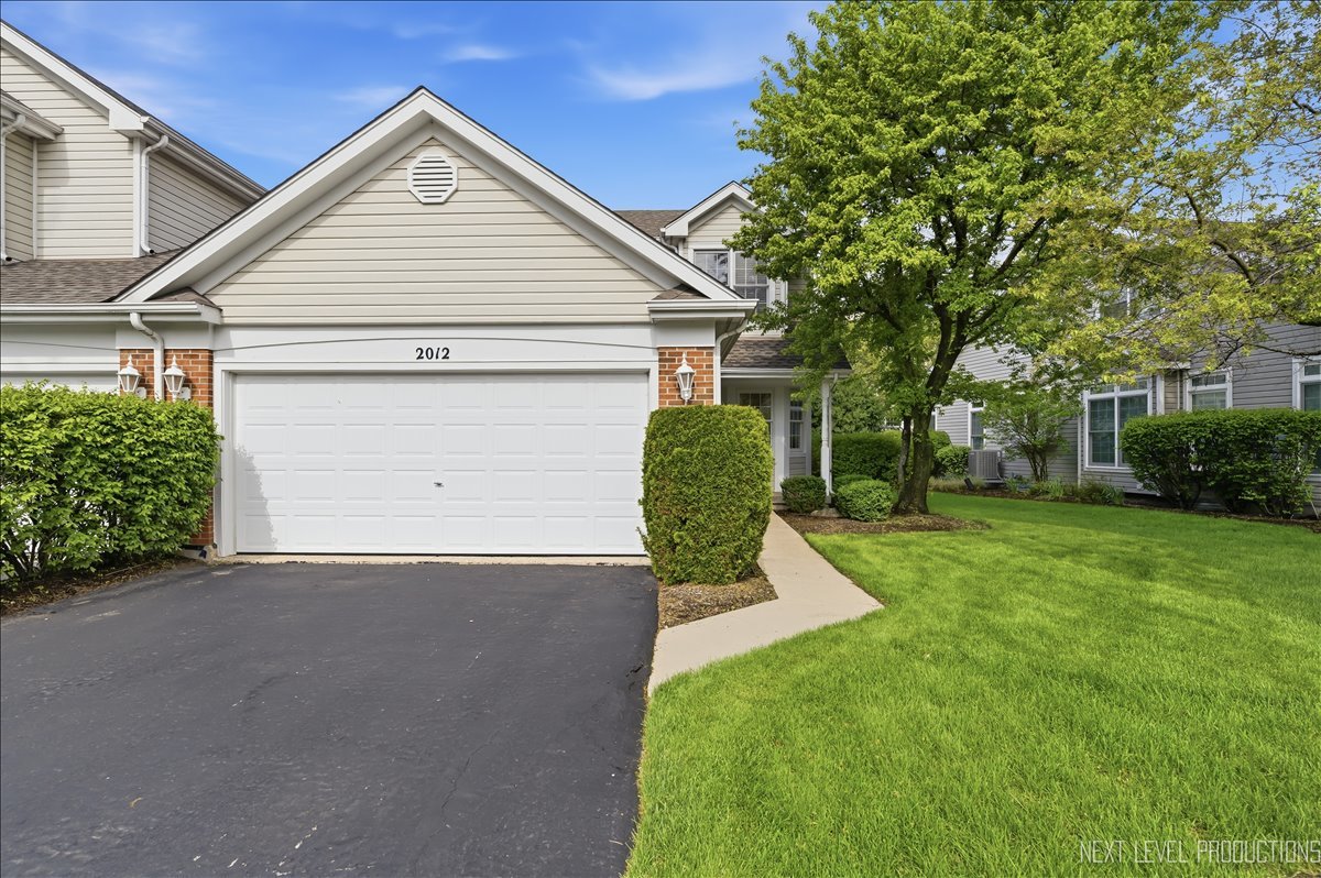 2012 Waverly Circle St. Charles, IL 60174 - Photo 2 of 24
