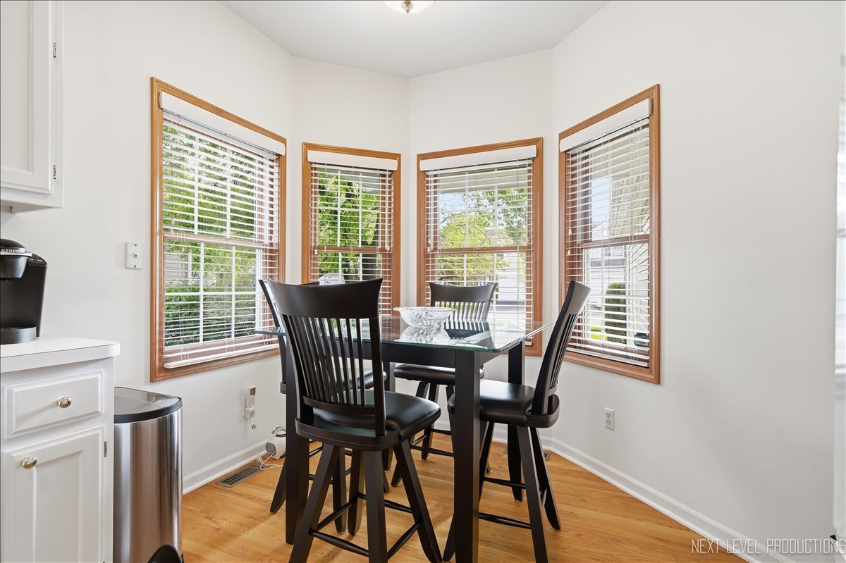 2012 Waverly Circle St. Charles, IL 60174 - Photo 6 of 24
