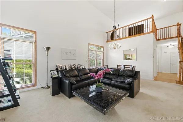 $449,800 | 2012 Waverly Circle, St. Charles, IL 60174