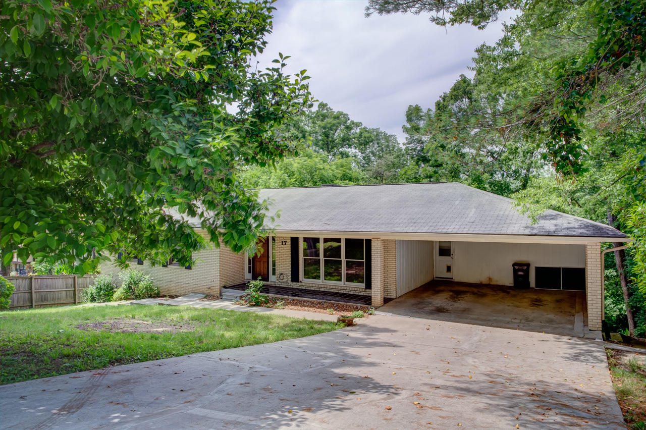 17 Clark Place Oak Ridge, TN 37830 - Photo 3 of 39 _F5A4186_87_88_89_90_91_92