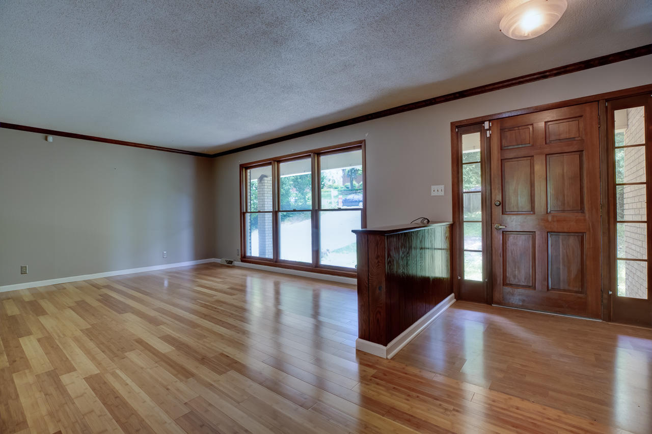17 Clark Place Oak Ridge, TN 37830 - Photo 9 of 39 _F5A4235_36_37_38_39_40