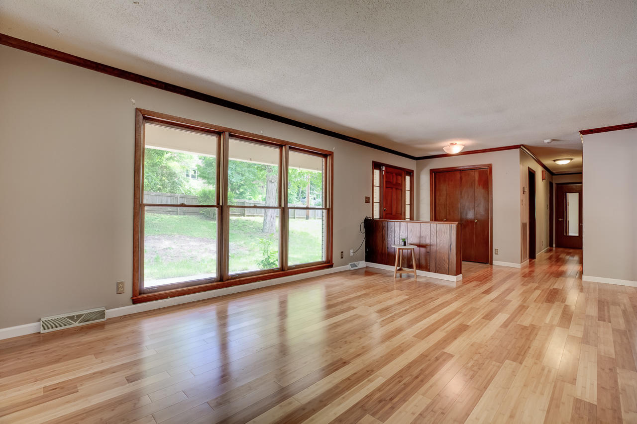 17 Clark Place Oak Ridge, TN 37830 - Photo 10 of 39 _F5A4243_4_5_6_7_8