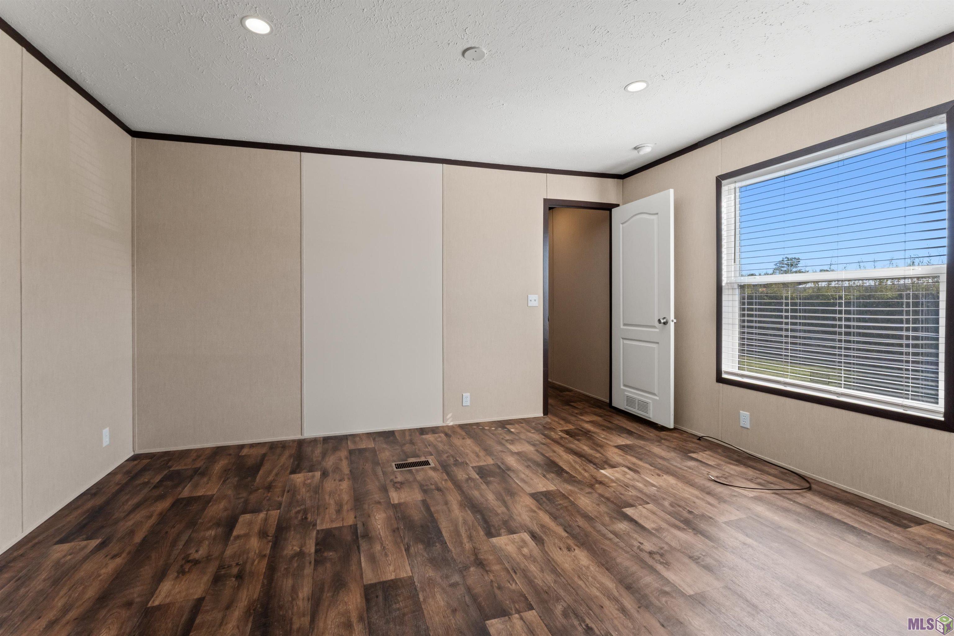 12499 Hebert Road Gonzales, LA 70737 - Photo 14 of 22