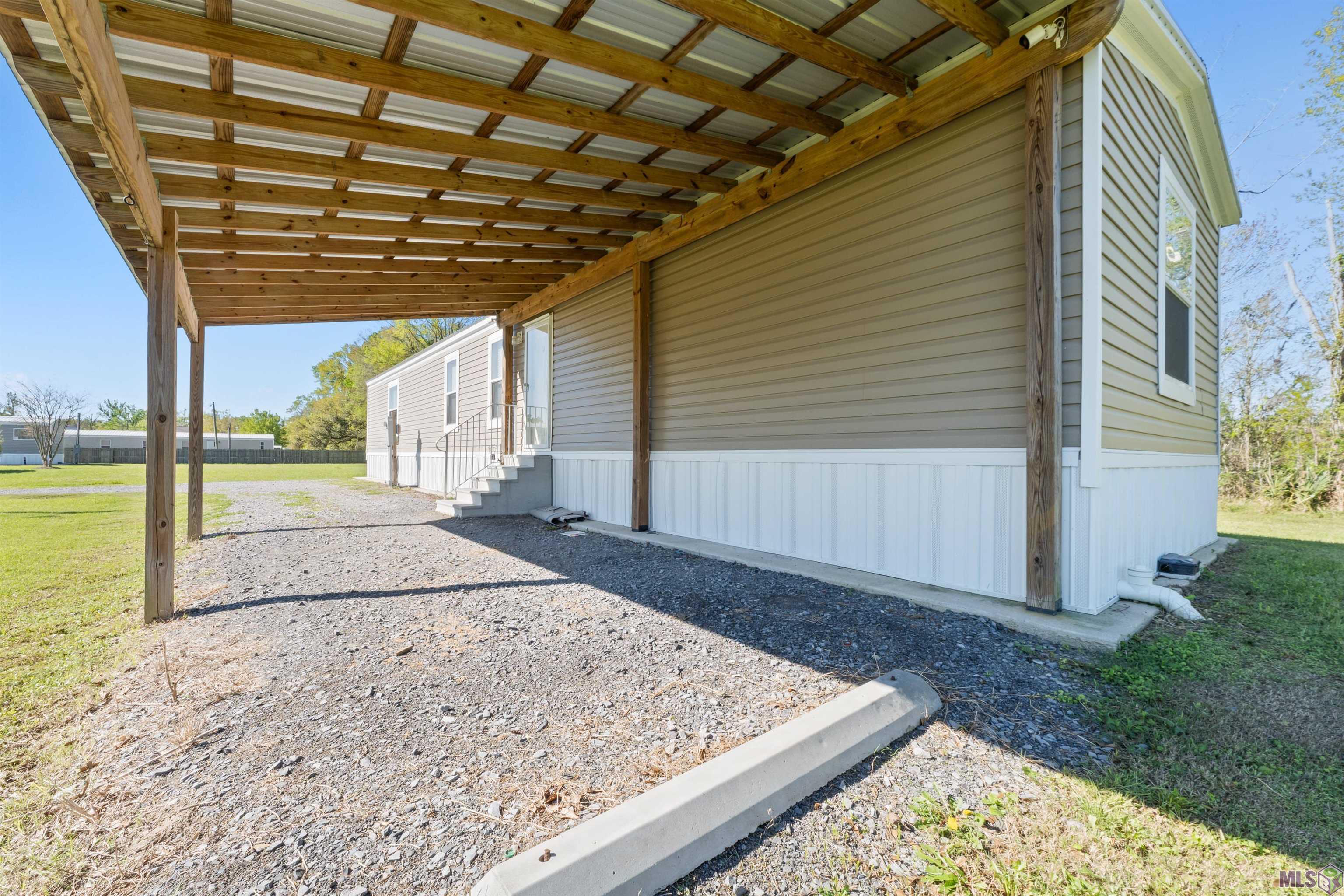 12499 Hebert Road Gonzales, LA 70737 - Photo 3 of 22