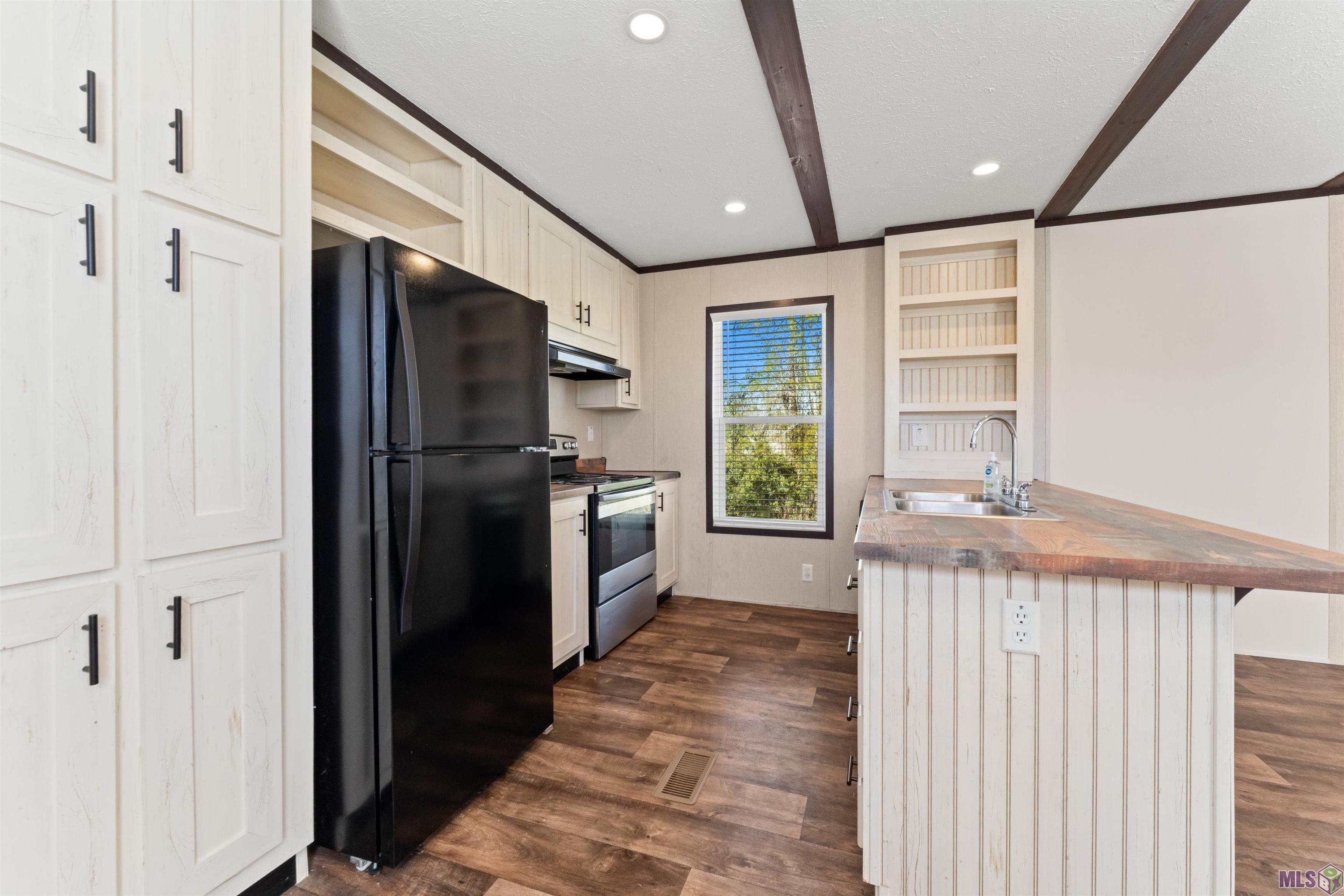 12499 Hebert Road Gonzales, LA 70737 - Photo 7 of 22