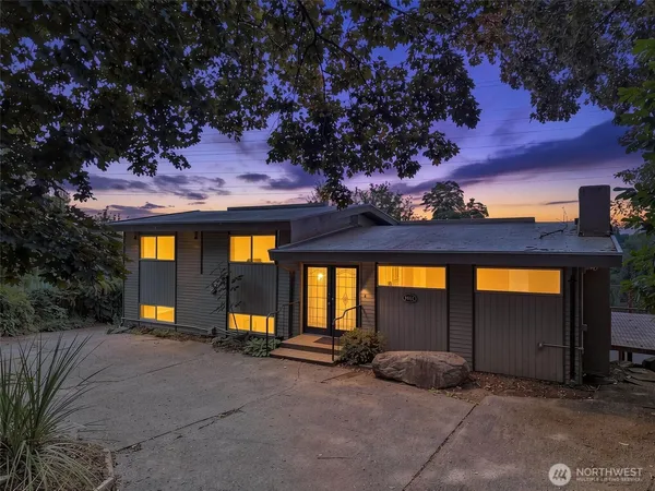 $699,950 | 9656 Beacon Avenue South, Seattle, WA 98118