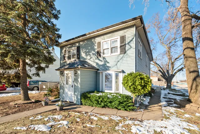 $249,900 | 7000 West 74th Street, Chicago, IL 60638