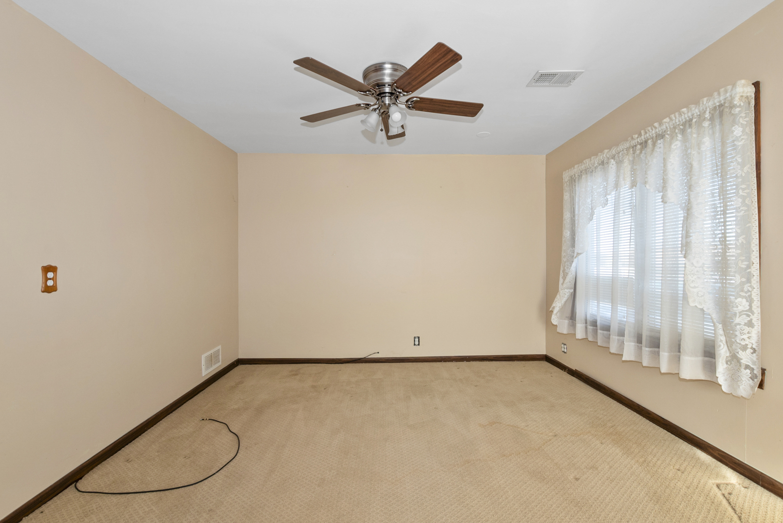 7000 West 74th Street Chicago, IL 60638 - Photo 4 of 28