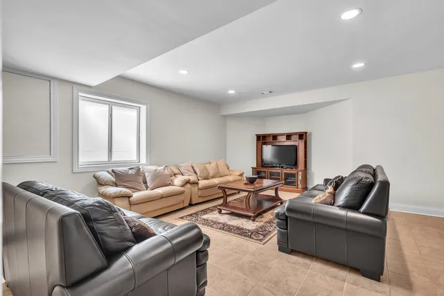 $1,299,000 | 1774 Rogers Avenue, Glenview, IL 60025