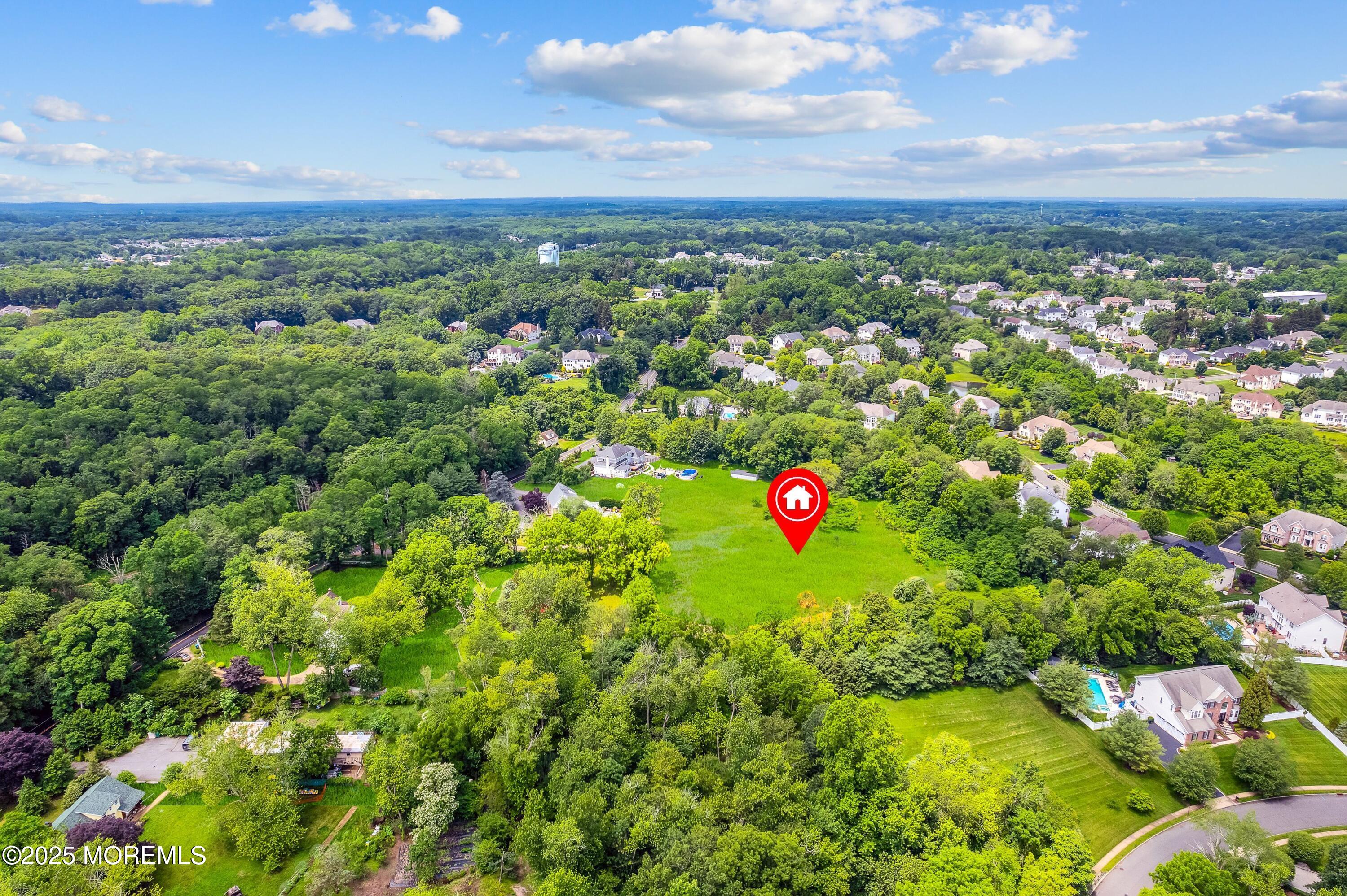 69 School Road Marlboro, NJ 07746 - Photo 14 of 15 zYYGtIX_