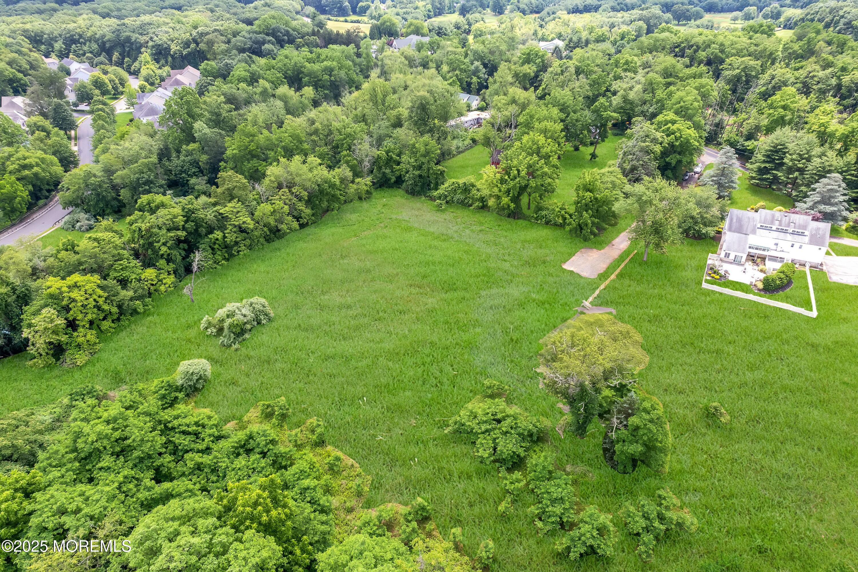 69 School Road Marlboro, NJ 07746 - Photo 8 of 15 rJArfpyX