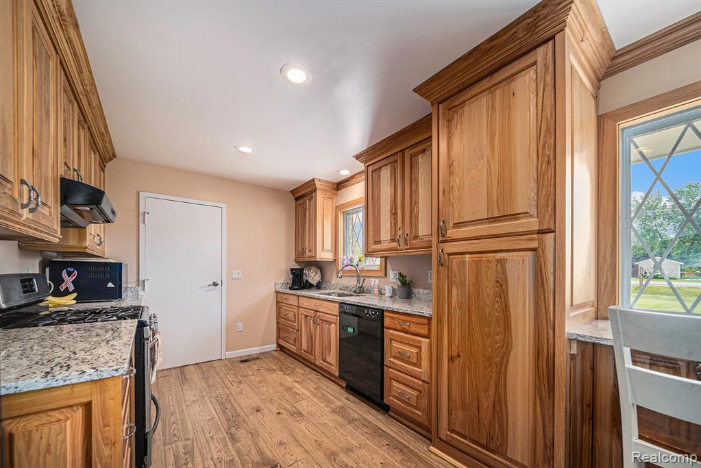 6356 Calkins Road Flint, MI 48532 - Photo 3 of 26