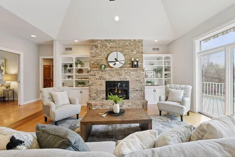 $1,099,900 | 7604 Delaney Boulevard, Edina, MN 55439