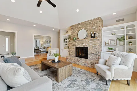 $1,099,900 | 7604 Delaney Boulevard, Edina, MN 55439