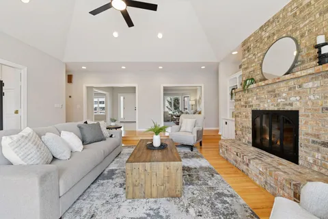 $1,099,900 | 7604 Delaney Boulevard, Edina, MN 55439