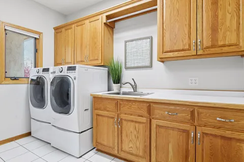 $1,099,900 | 7604 Delaney Boulevard, Edina, MN 55439