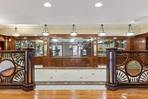 $1,099,900 | 7604 Delaney Boulevard, Edina, MN 55439