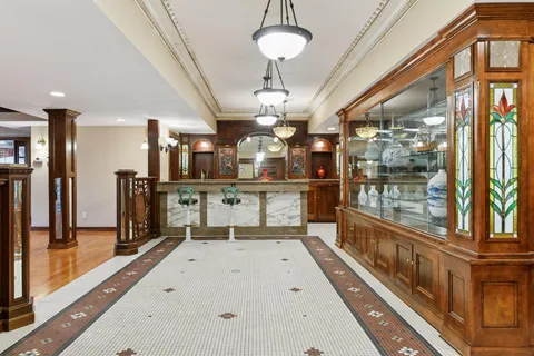 $1,099,900 | 7604 Delaney Boulevard, Edina, MN 55439